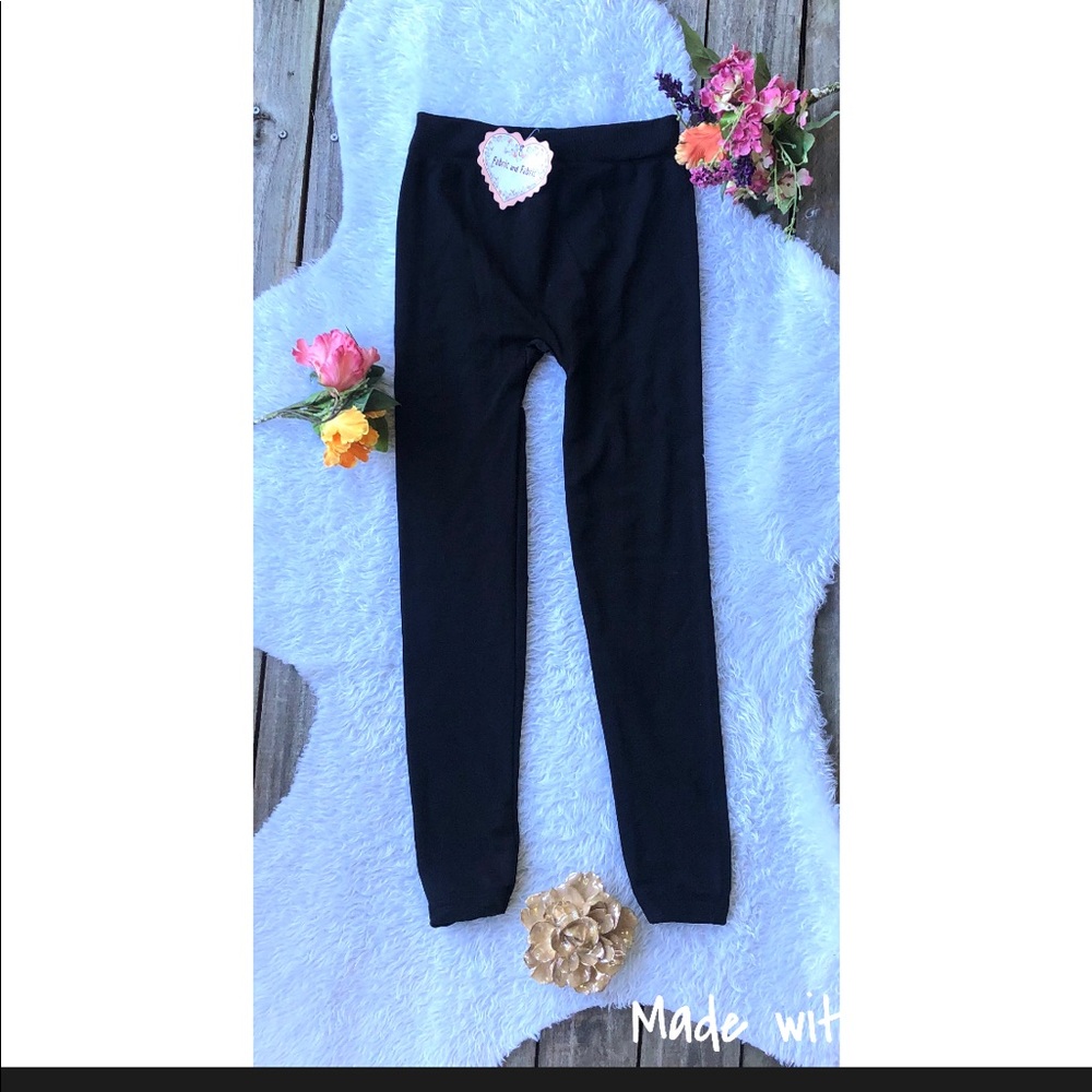 Fabric and fabric black leggings.